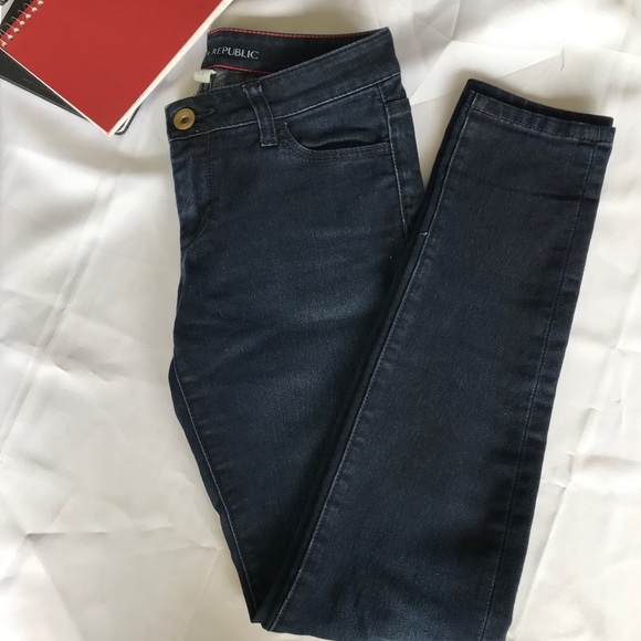 Banana Republic Denim - Banana Republic dark wash skinny jean leggings